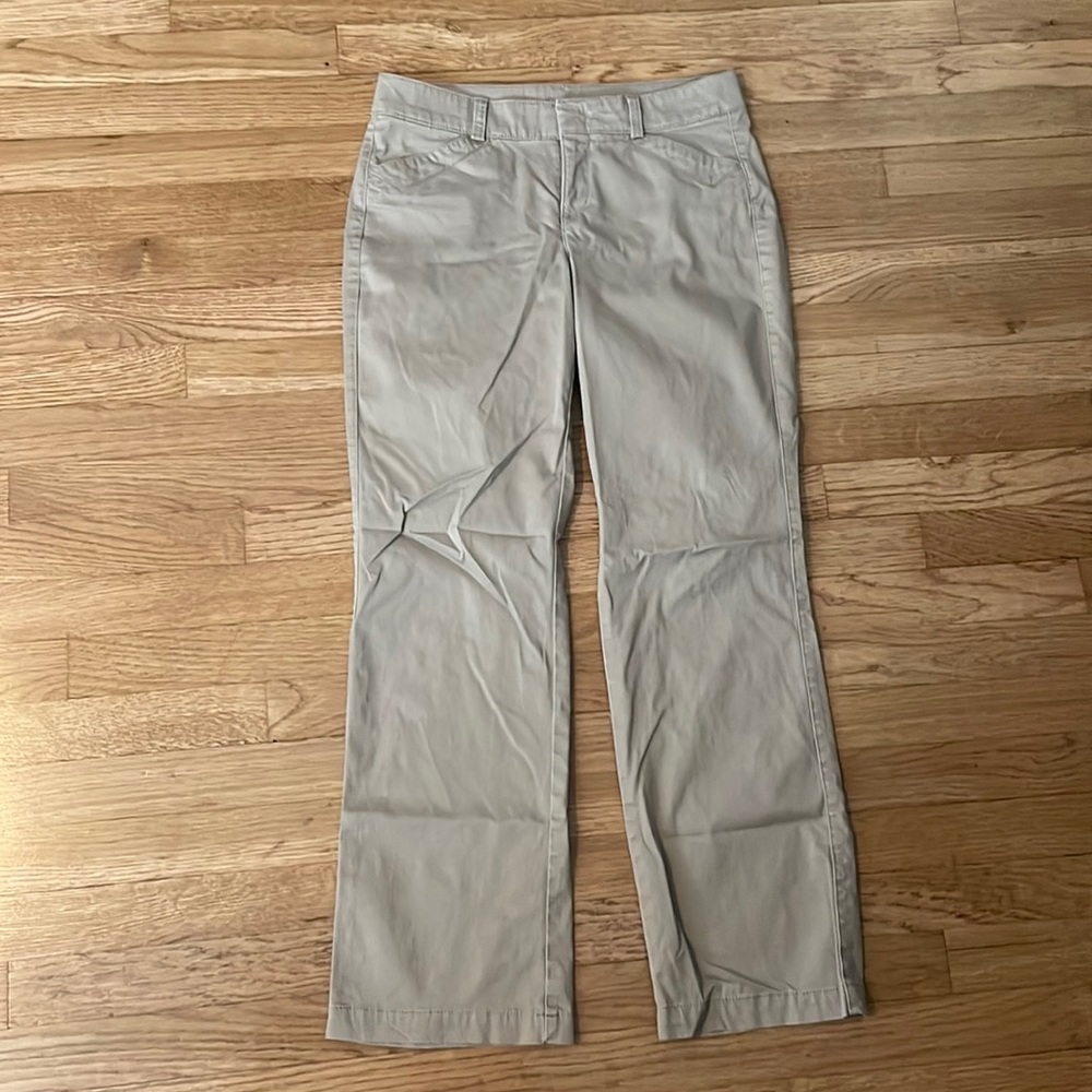 Womens Dockers khakis